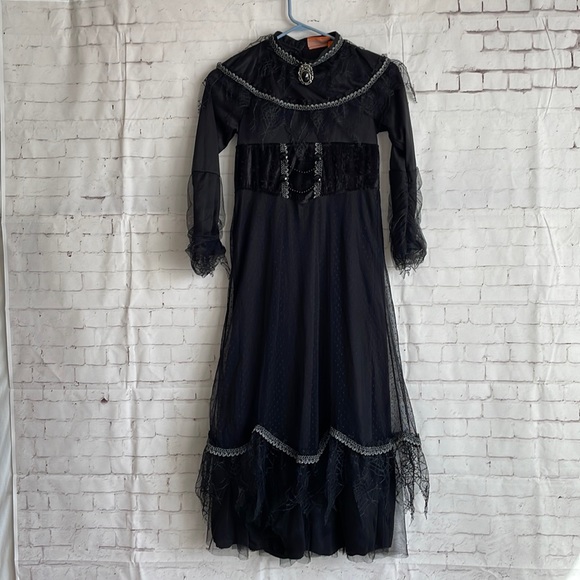 Gothic witch costume with hat size 10-12 - Picture 4 of 13